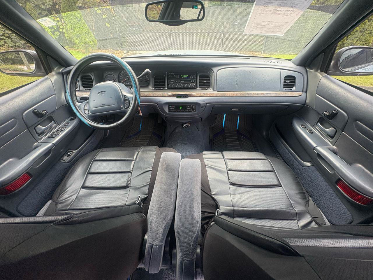Used 1999 Ford Crown Victoria LX RWD image 15
