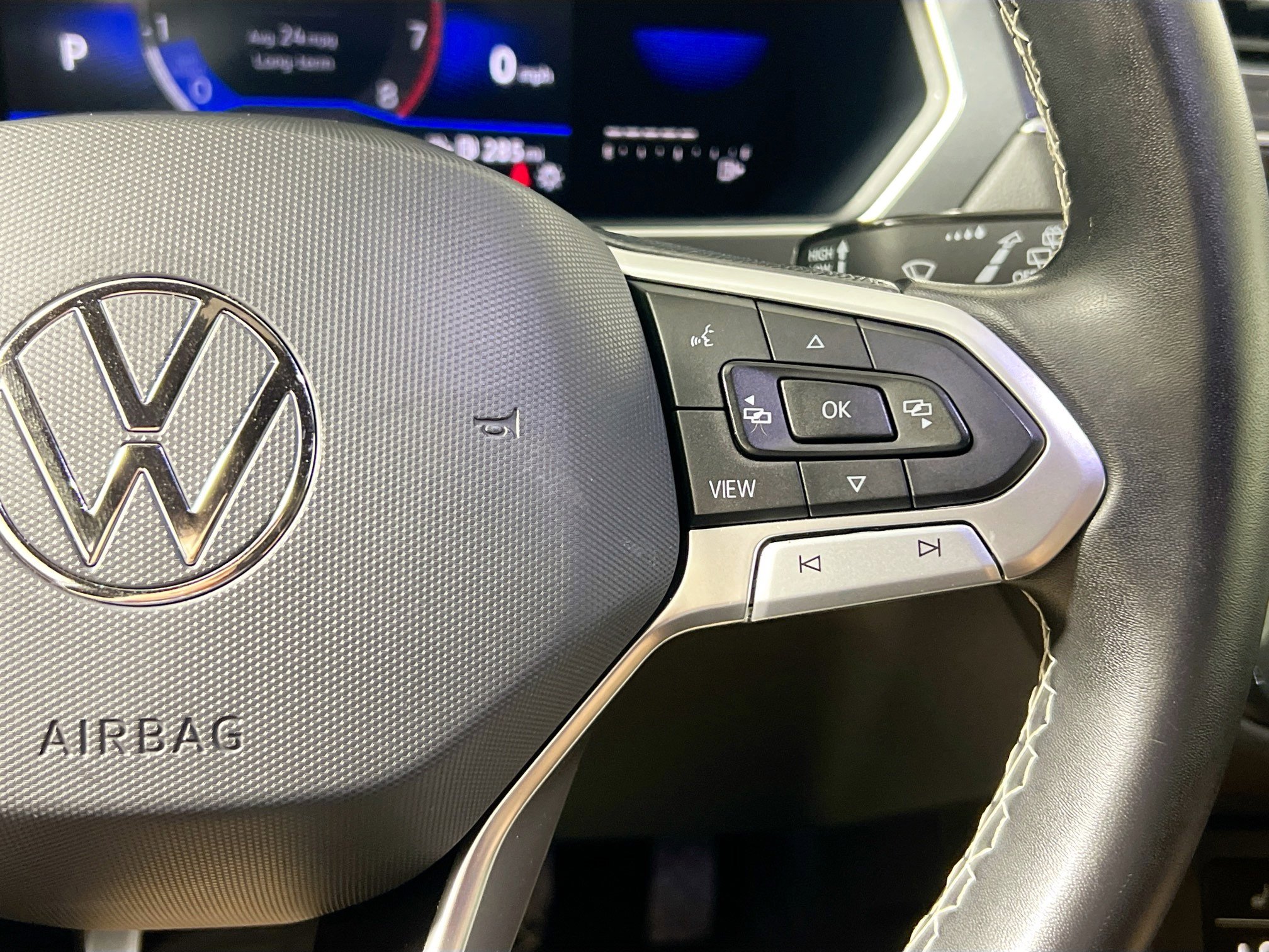 Used 2023 Volkswagen Tiguan SE AWD/4WD image 19