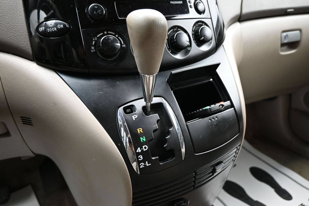 Used 2005 Toyota Sienna LE w/ LE Pkg 2 FWD image 16