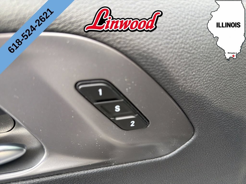 New 2026 Chrysler Pacifica Select FWD image 17