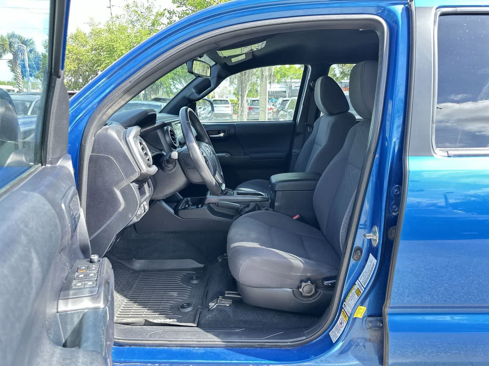 Used 2017 Toyota Tacoma TRD Sport w/ Tow Package image 2