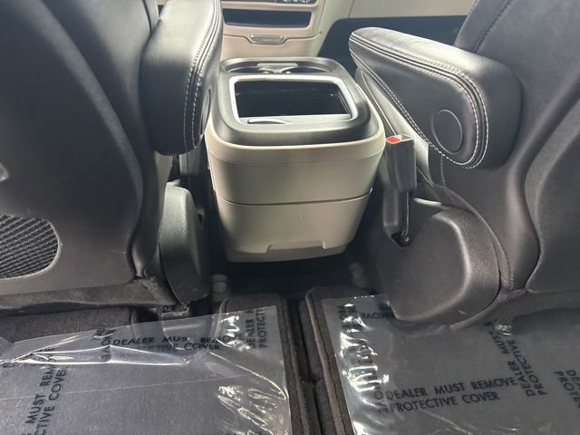 Used 2024 Chrysler Pacifica Touring-L image 38