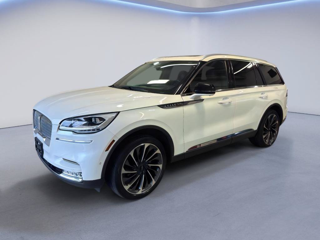 Used 2021 Lincoln Aviator Reserve AWD/4WD image 3