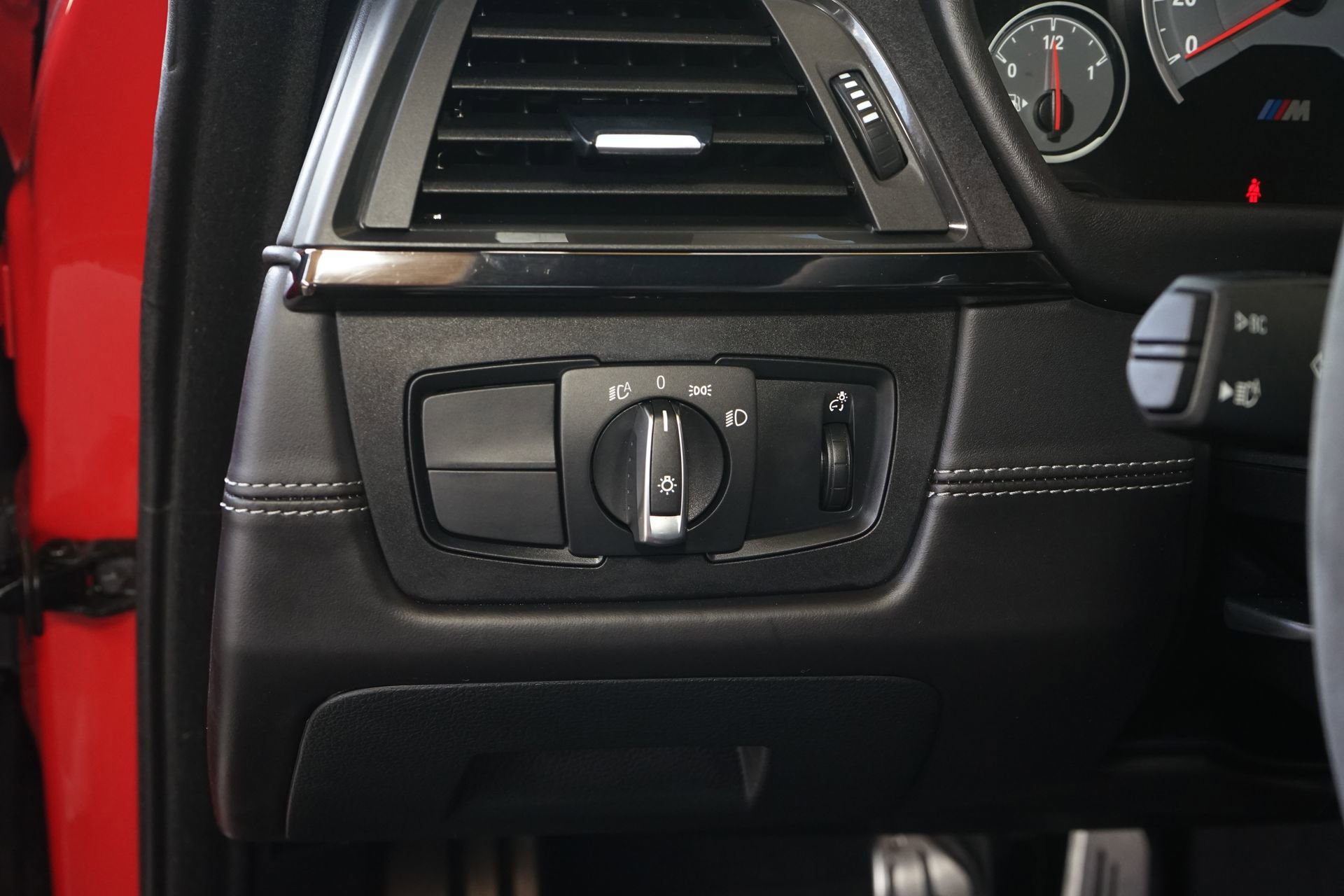 Used 2020 BMW M4 CS w/ Executive Package image 29