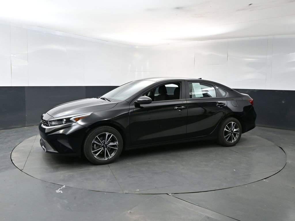 Used 2023 Kia Forte LXS FWD image 2