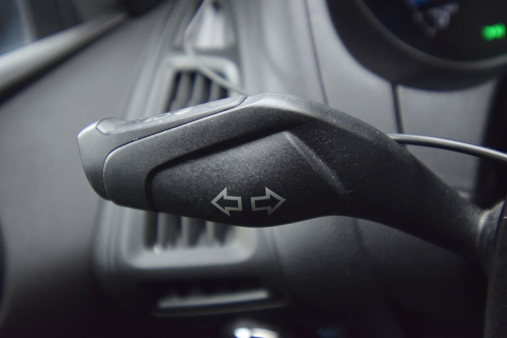 Used 2012 Ford Focus SE w/ SE Winter Pkg image 31