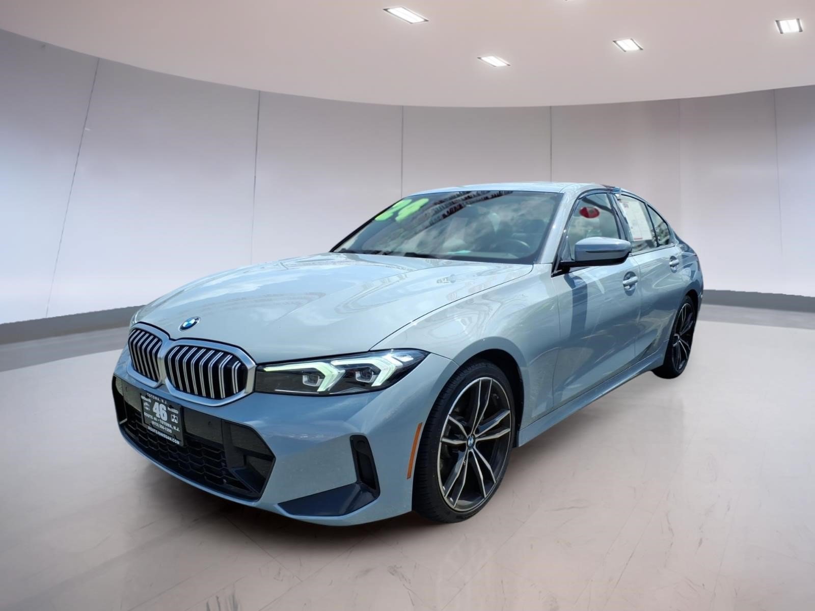 Used 2024 BMW 330i xDrive Sedan AWD/4WD image 2