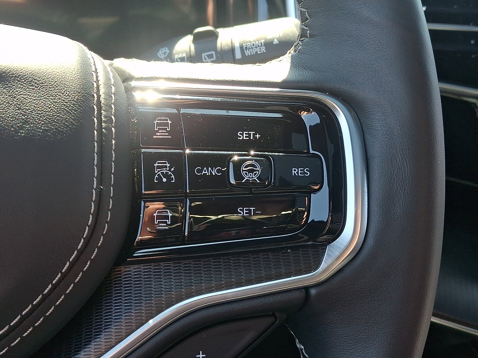 Used 2025 Jeep Grand Wagoneer Series II Obsidian w/ Quick Order Packagew 28T AWD/4WD image 29