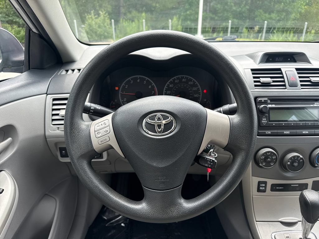 Used 2012 Toyota Corolla LE FWD image 19