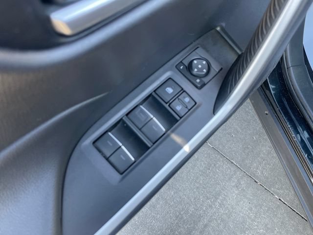 Used 2025 Toyota RAV4 XLE AWD/4WD image 12