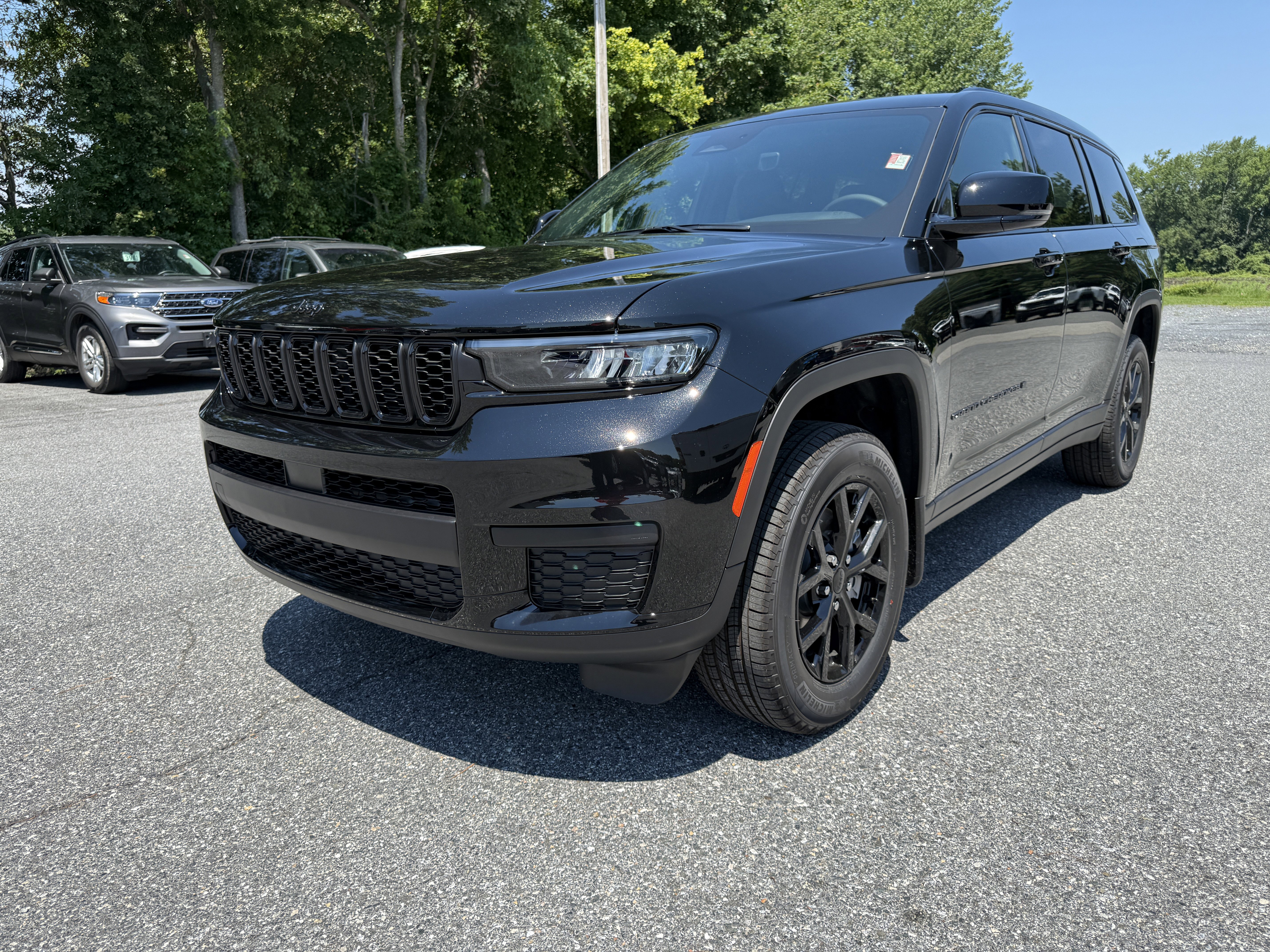 New 2025 Jeep Grand Cherokee L Altitude image 3