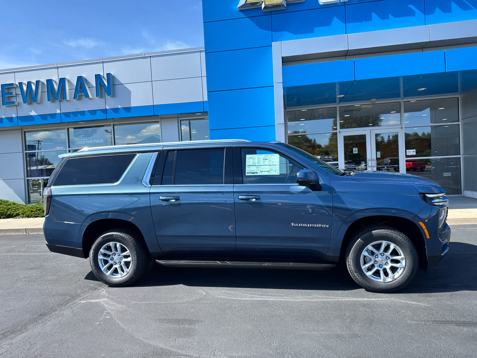 New 2027 Chevrolet Suburban LT w/ Comfort Package AWD/4WD image 2