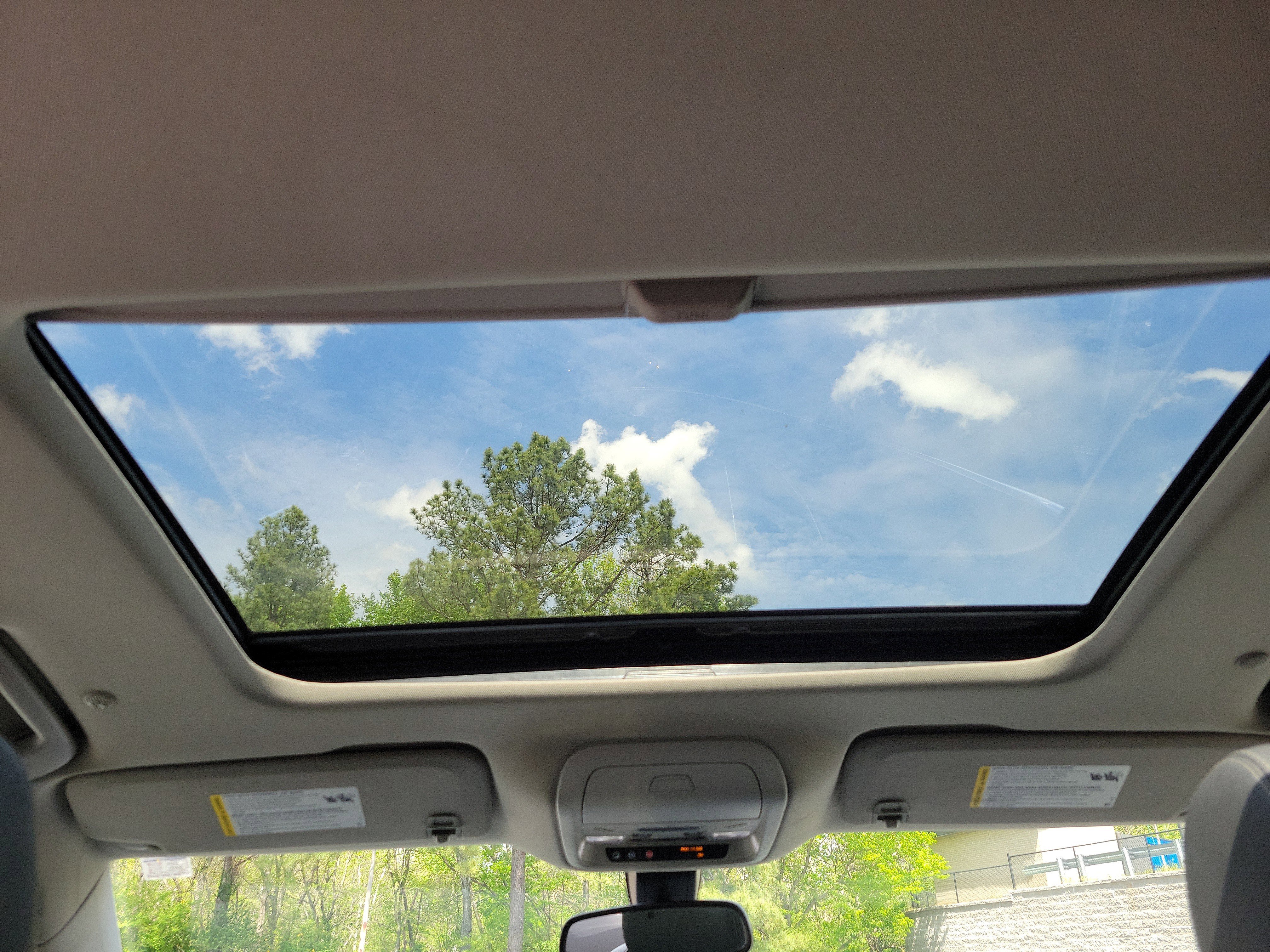 Used 2019 Buick Enclave Essence image 12