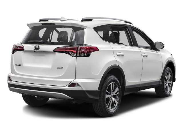 Used 2017 Toyota RAV4 XLE FWD image 3