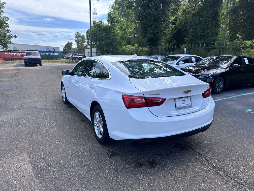 Used 2023 Chevrolet Malibu LT FWD image 3