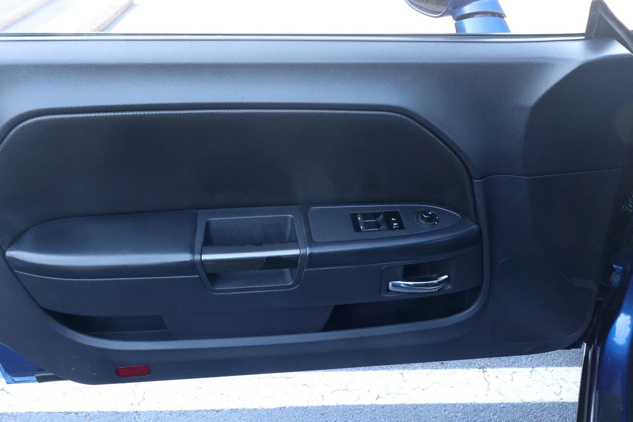 Used 2010 Dodge Challenger R/T RWD image 37