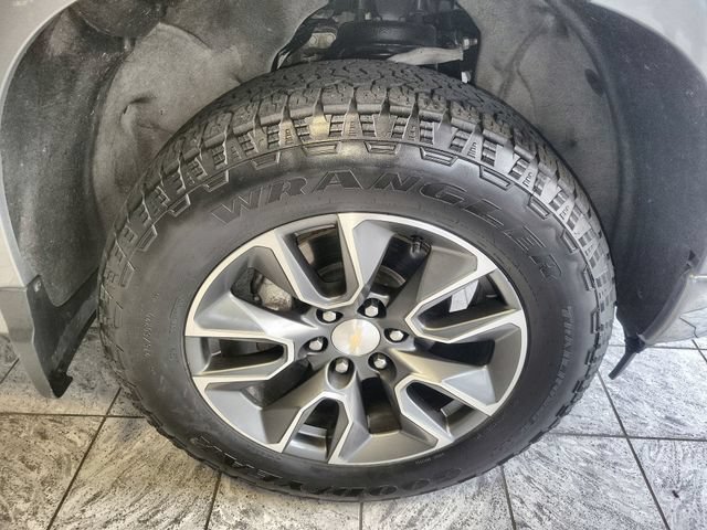 Used 2023 Chevrolet Silverado 1500 LT AWD/4WD image 10