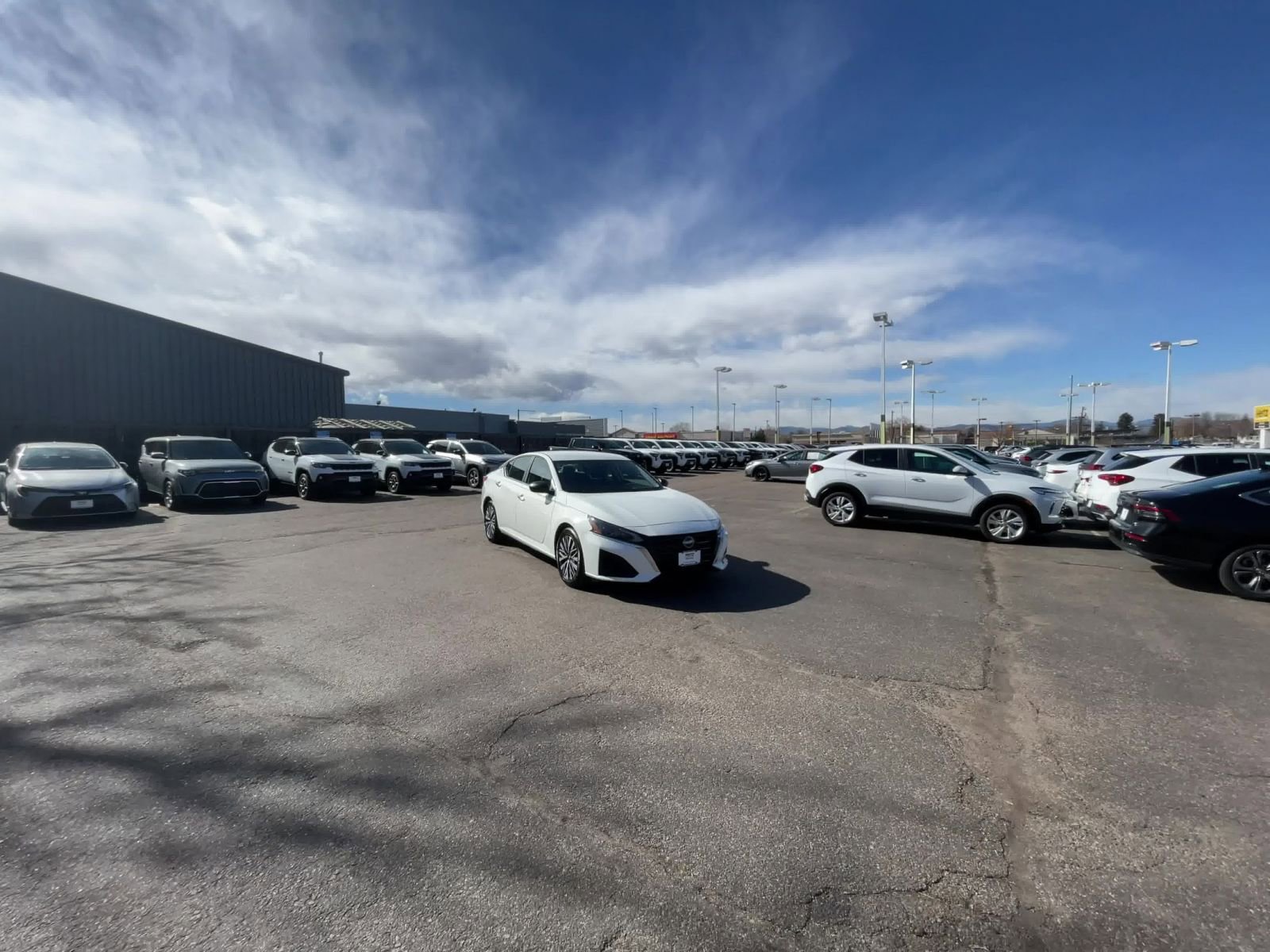 Used 2025 Nissan Altima 2.5 SV image 15