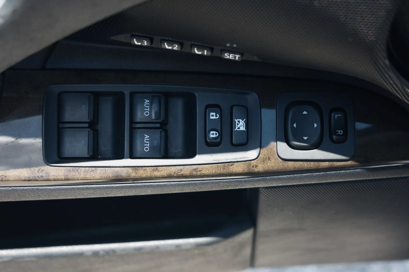 Used 2014 Lexus IS 250C w/ Luxury Package RWD image 41