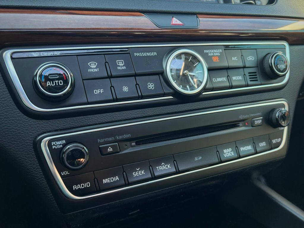 Used 2017 Kia Cadenza Premium w/ Luxury Package image 51