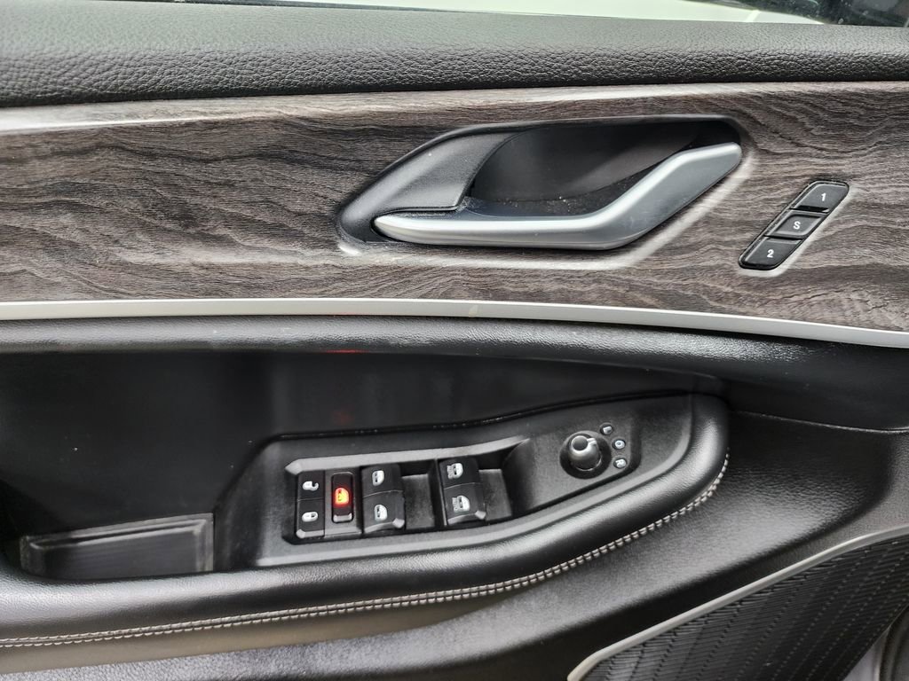 Used 2022 Jeep Grand Cherokee L Limited w/ MOPAR Finishing Package image 10