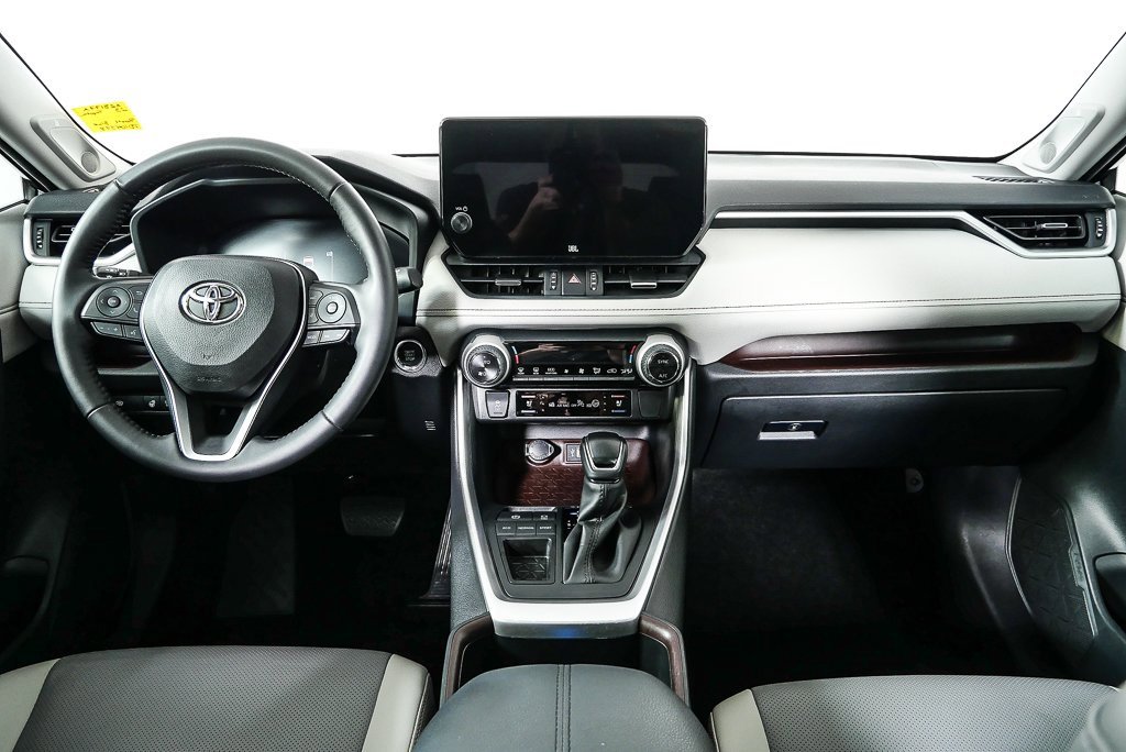 Used 2023 Toyota RAV4 Limited image 20