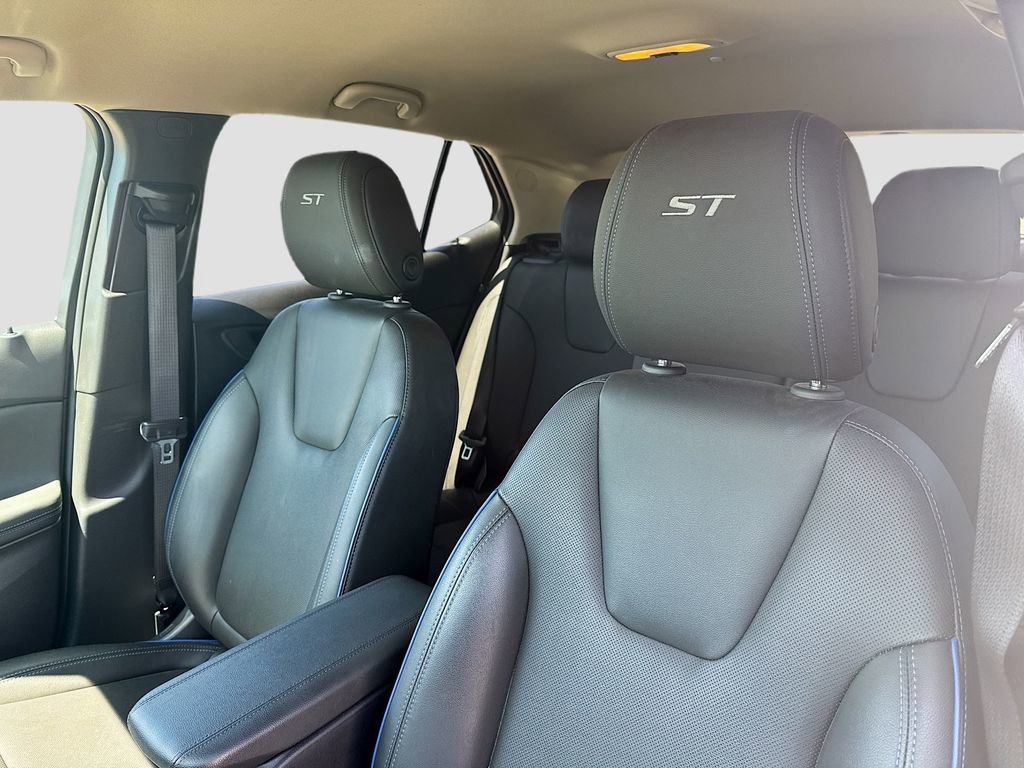 Certified 2025 Buick Encore GX Sport Touring w/ Advanced Technology Package image 12