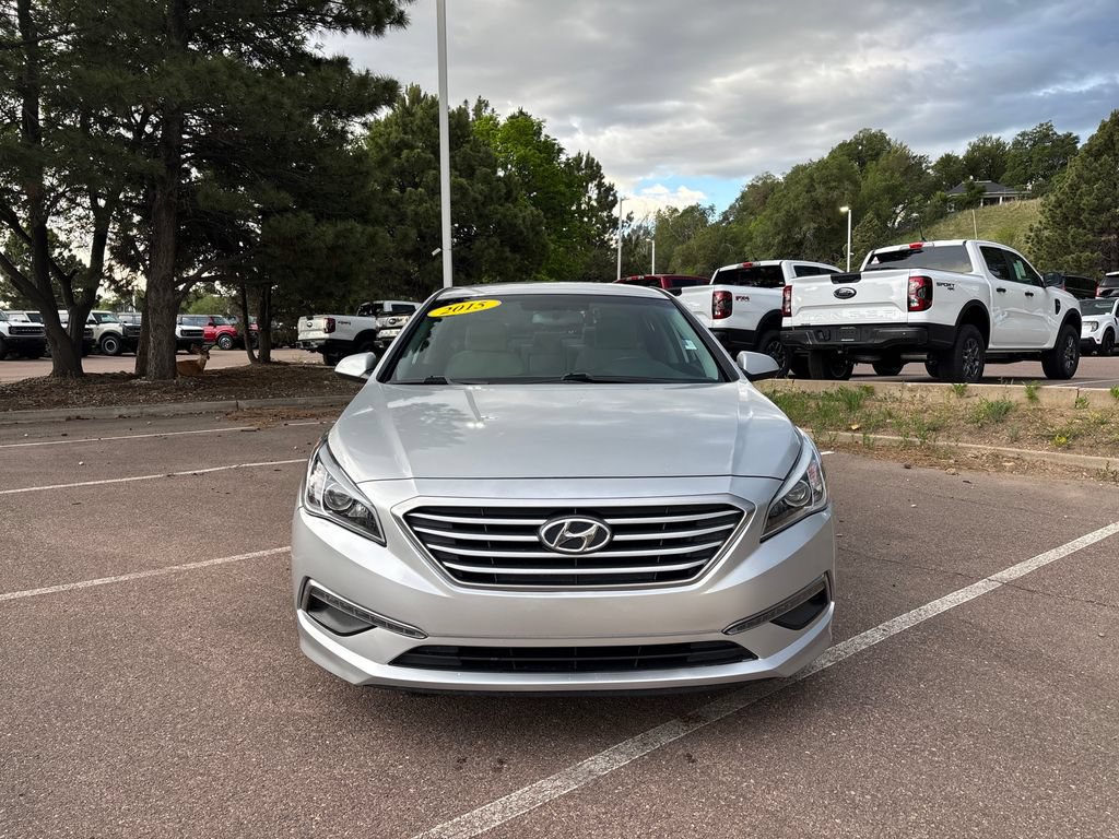 Used 2015 Hyundai Sonata SE w/ Option Group 09 FWD image 4