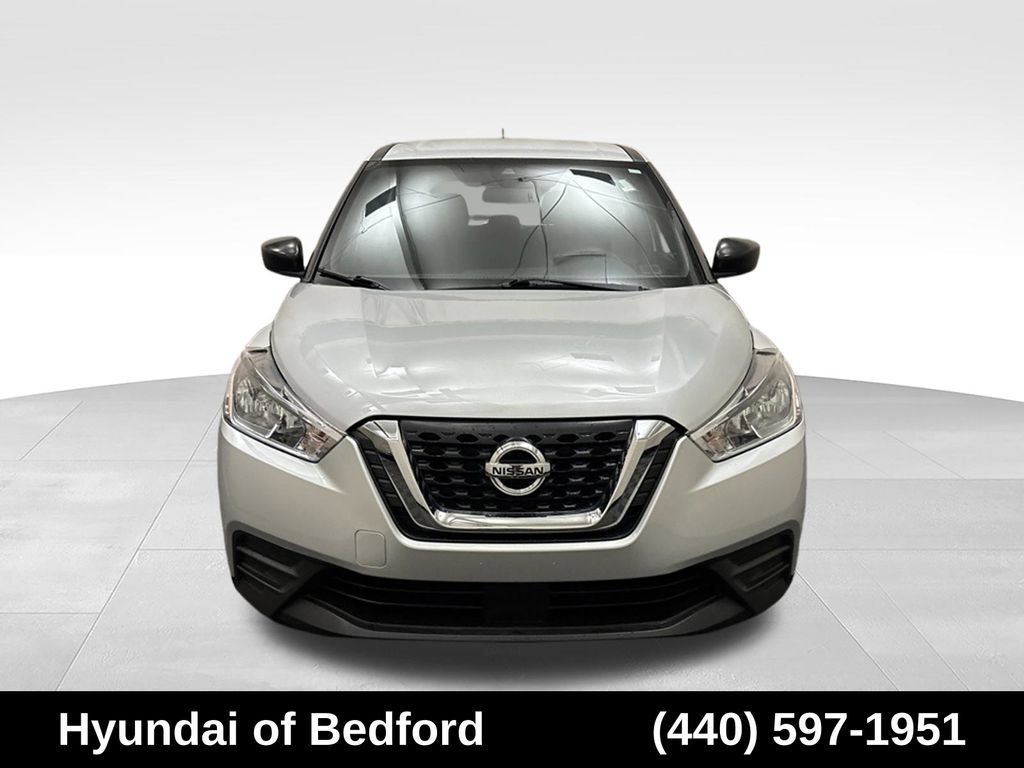 Used 2020 Nissan Kicks S FWD image 2