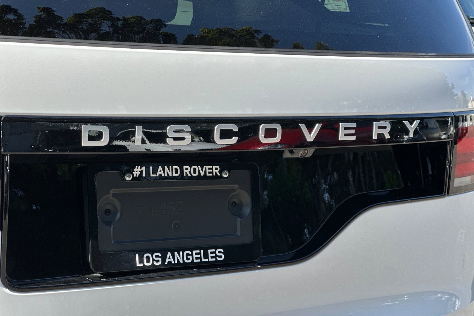 Certified 2025 Land Rover Discovery S image 14