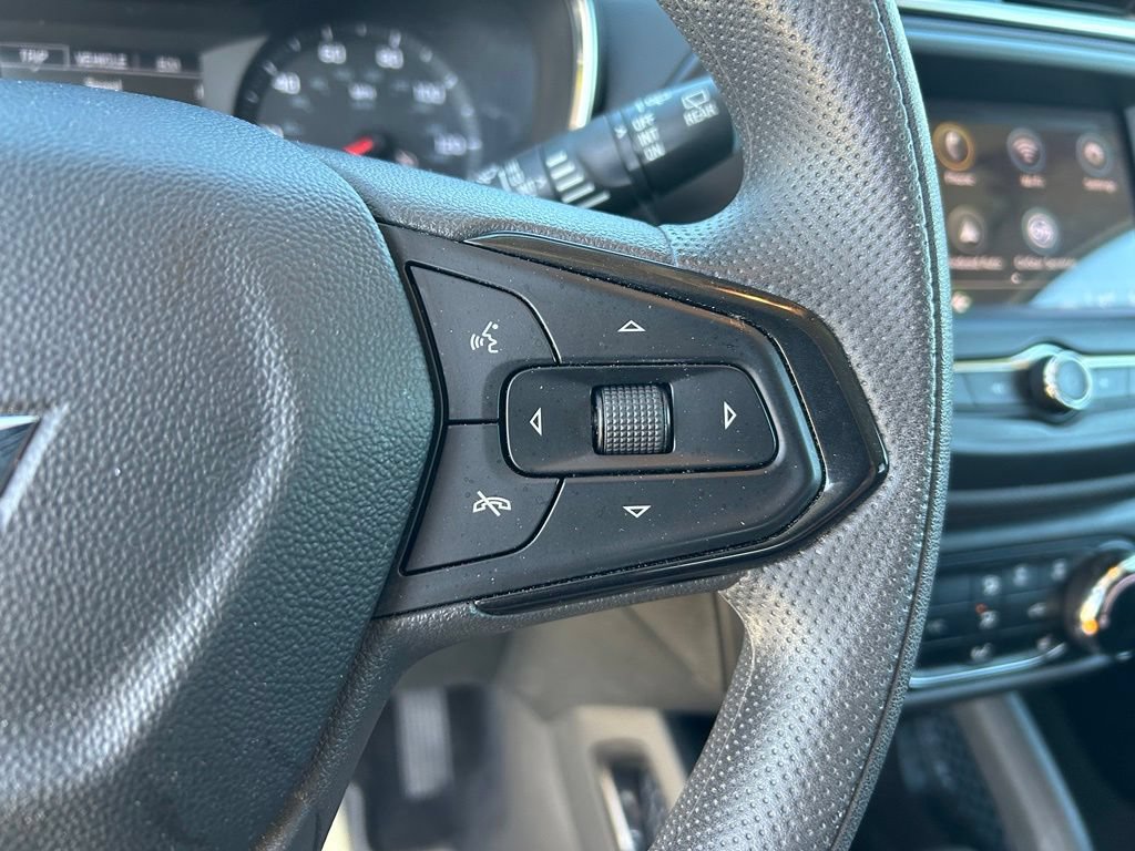 Used 2022 Chevrolet TrailBlazer LT AWD/4WD image 16