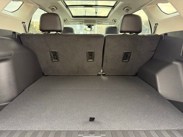 Used 2023 GMC Terrain Denali w/ Black Diamond Edition image 13