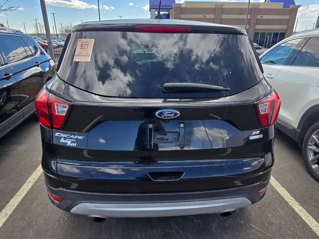 Used 2019 Ford Escape SE image 3