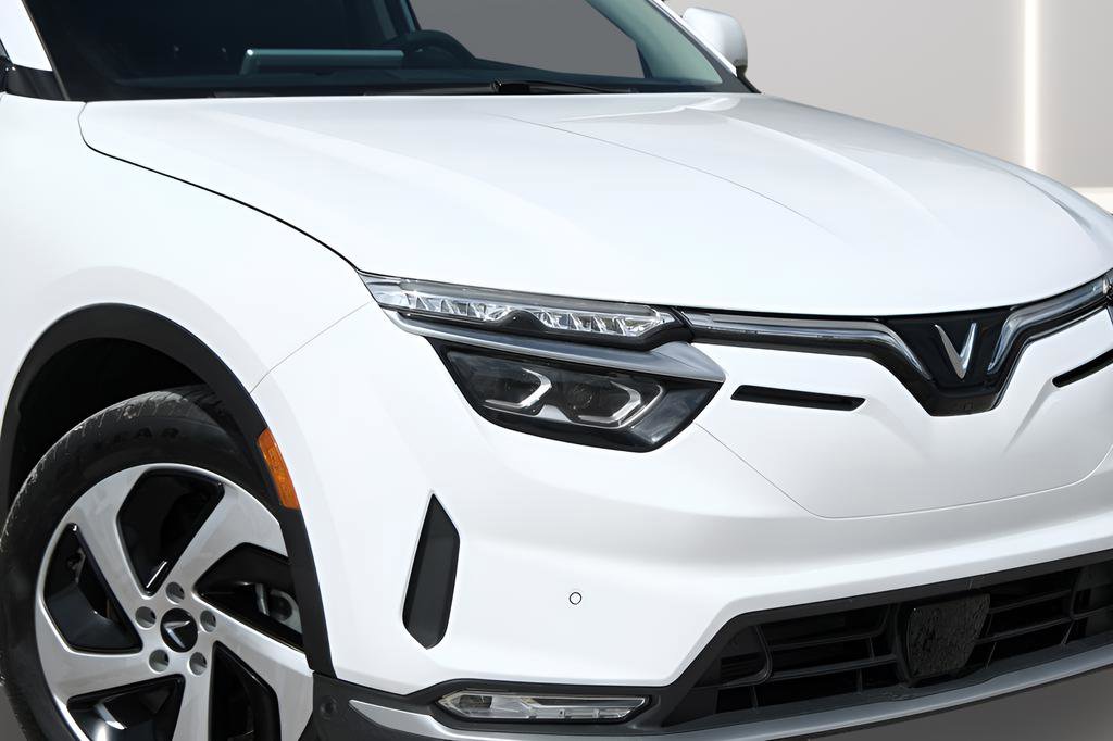 New 2025 VinFast VF 8 Eco image 29
