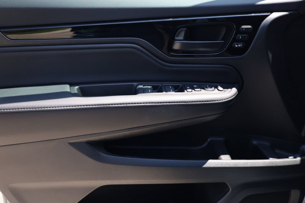 New 2026 Honda Odyssey Touring image 10