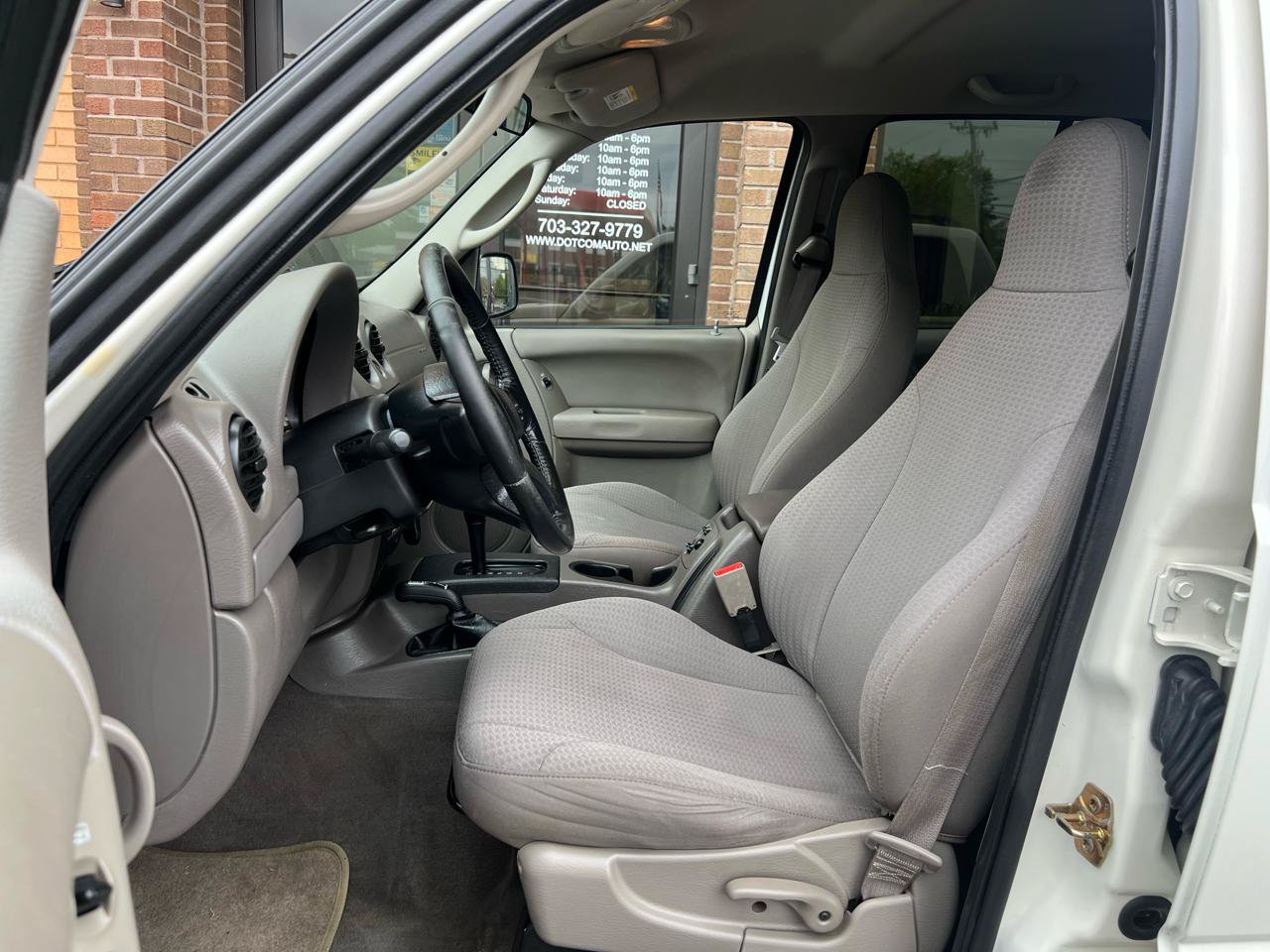 Used 2004 Jeep Liberty Sport w/ PWR Convenience Group AWD/4WD image 29