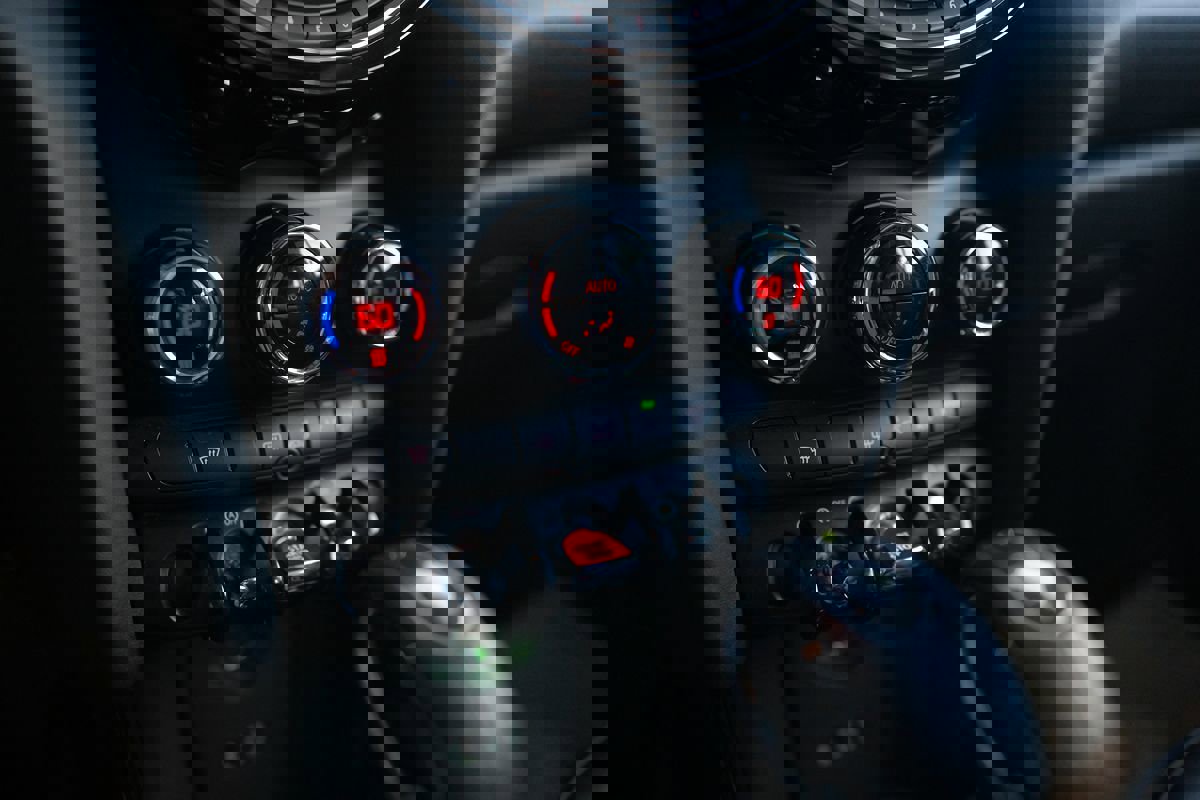 Used 2014 MINI Cooper S image 23