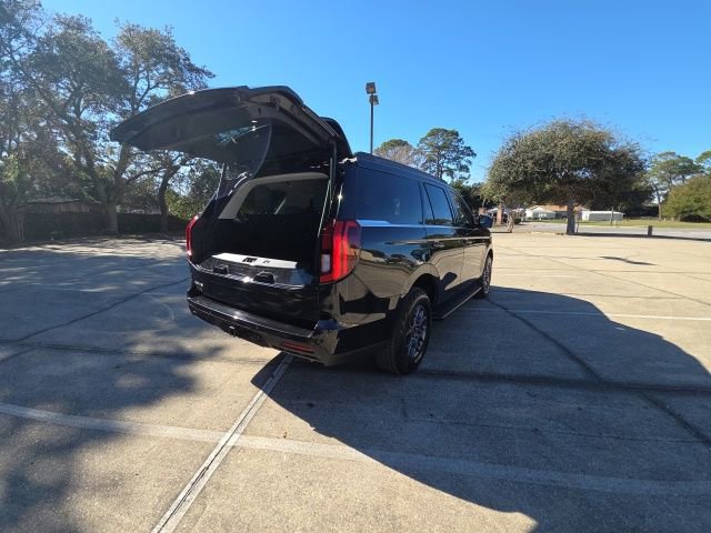 Certified 2025 Ford Expedition Active AWD/4WD image 8