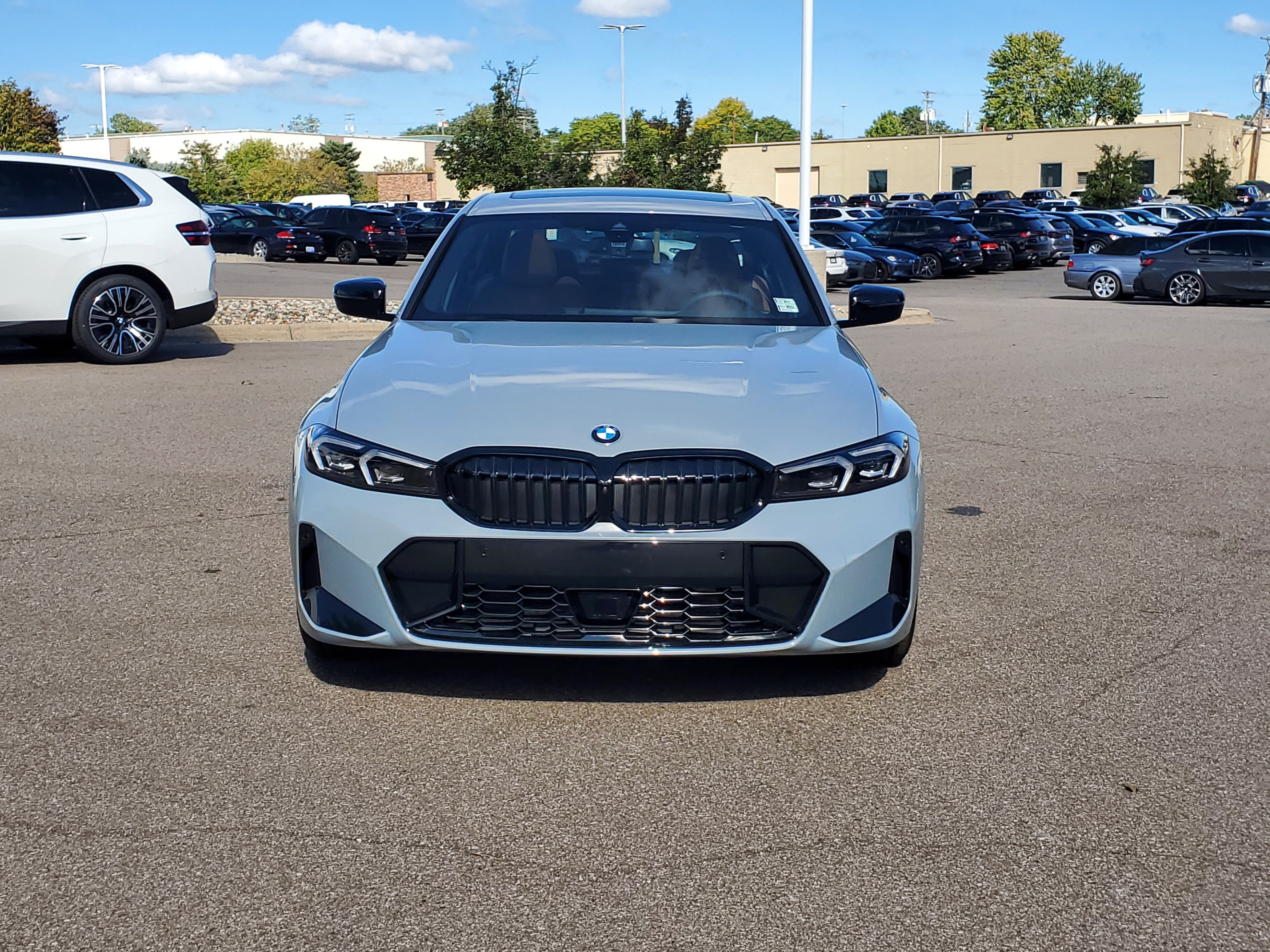 New 2026 BMW 330i xDrive Sedan w/ M Sport Package AWD/4WD image 8