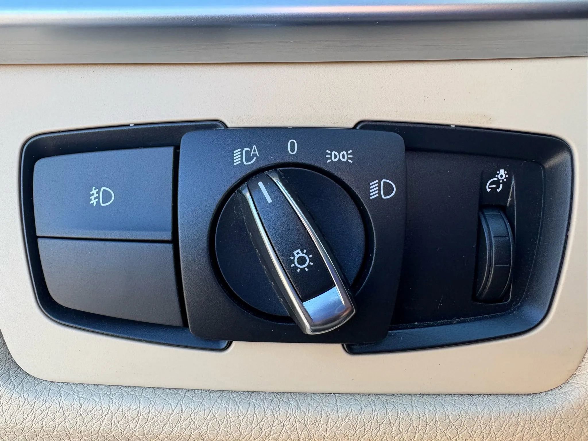 Used 2019 BMW 430i Coupe w/ Convenience Package image 17