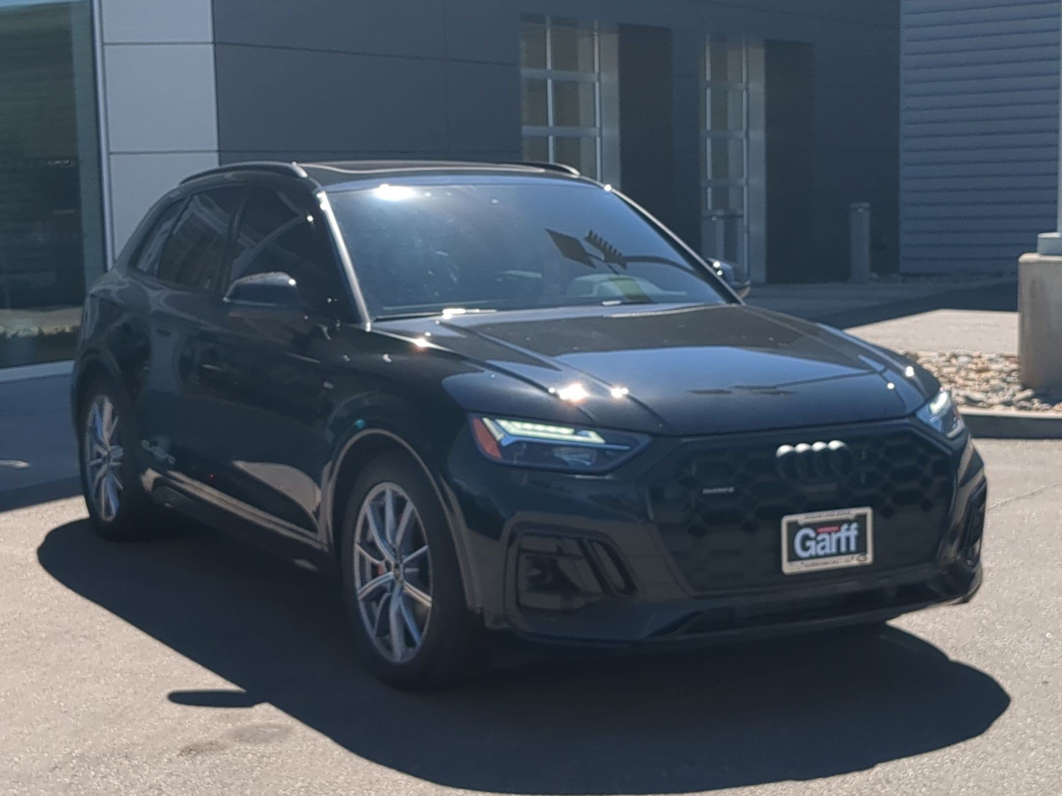 Used 2024 Audi Q5 e Premium Plus w/ Premium Plus Package AWD/4WD image 3