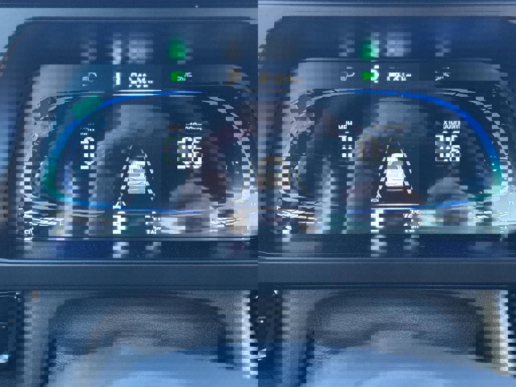 New 2025 Hyundai Elantra Sport image 9