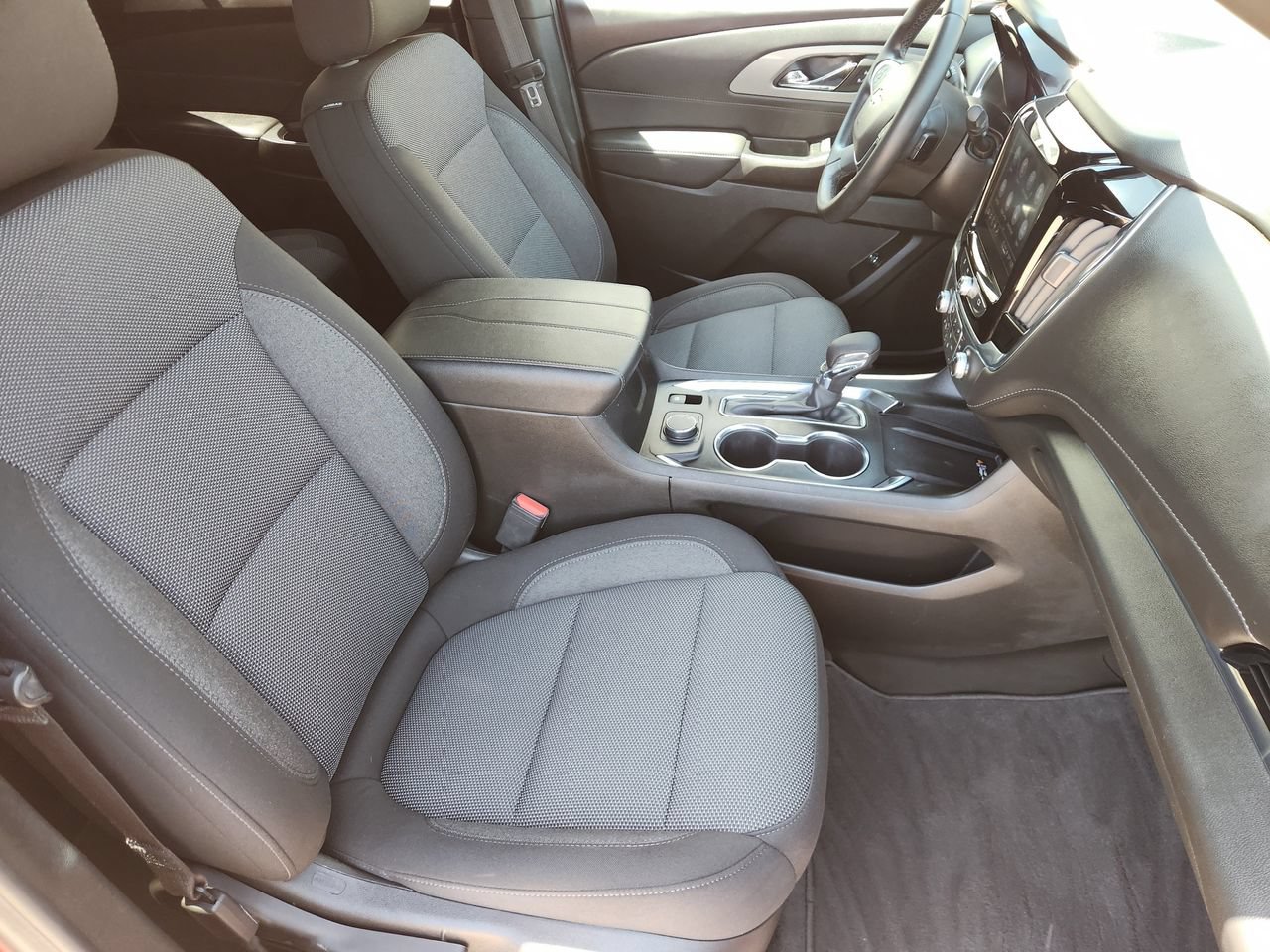 Used 2023 Chevrolet Traverse LT FWD image 11