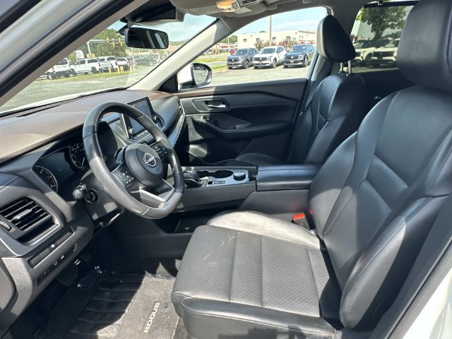 Used 2023 Nissan Rogue SV w/ SV Premium B Package AWD/4WD image 16