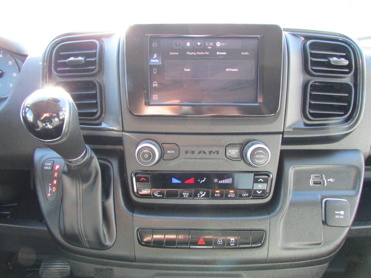 Used 2023 RAM ProMaster 2500 image 21