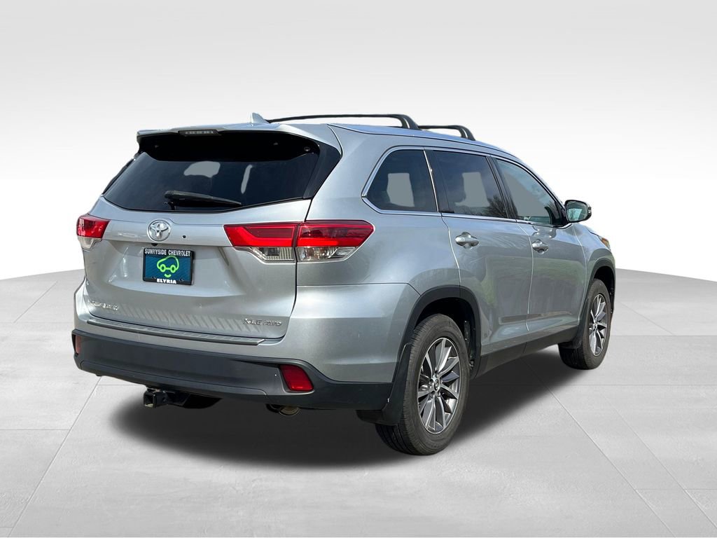 Used 2019 Toyota Highlander XLE image 2