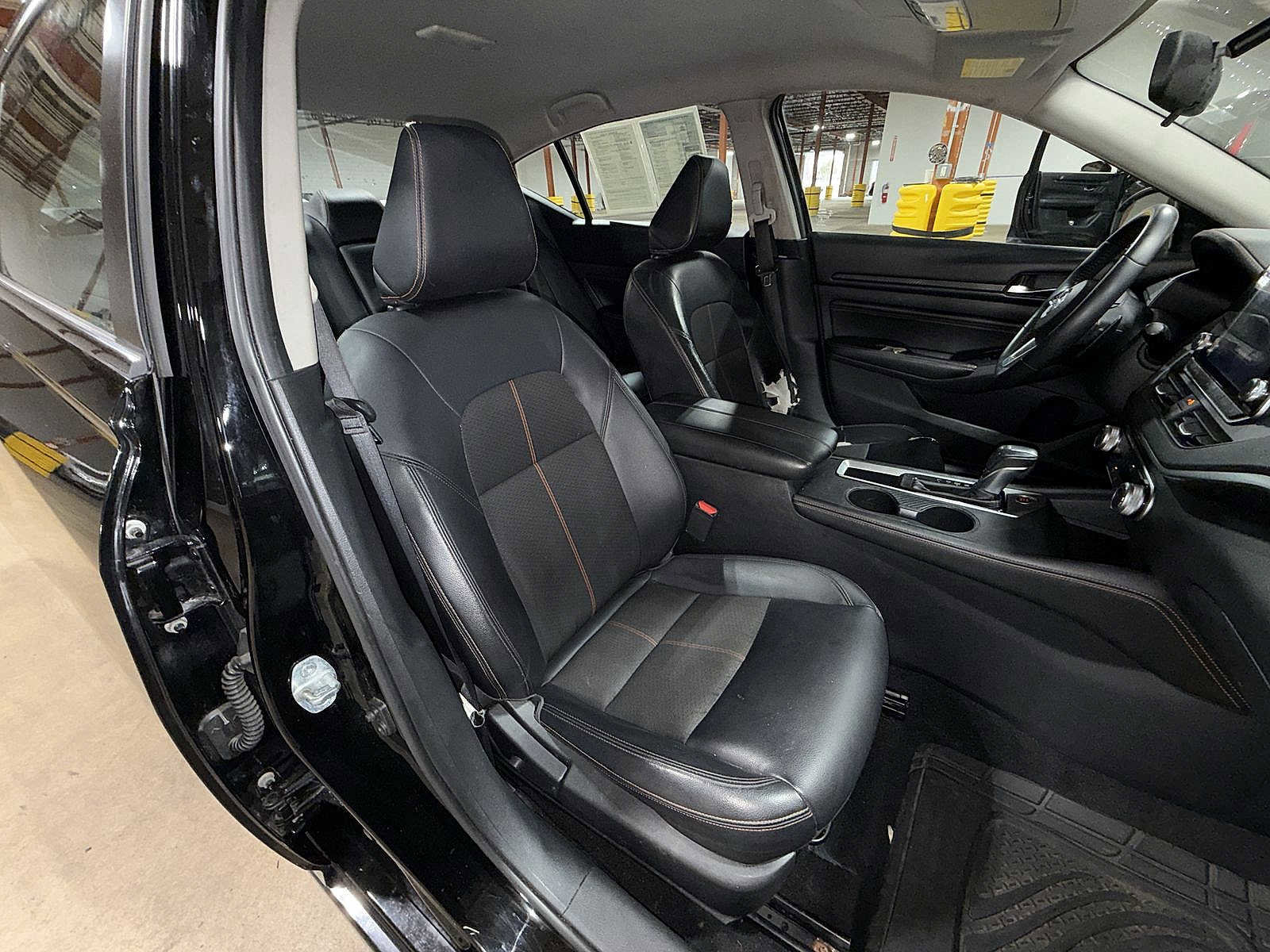 Used 2019 Nissan Altima 2.5 SR image 2