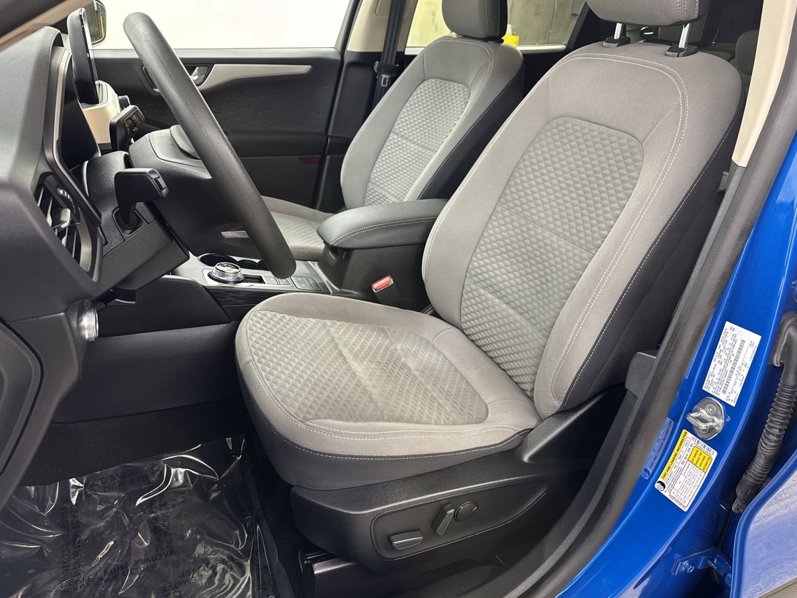Used 2020 Ford Escape SE image 15