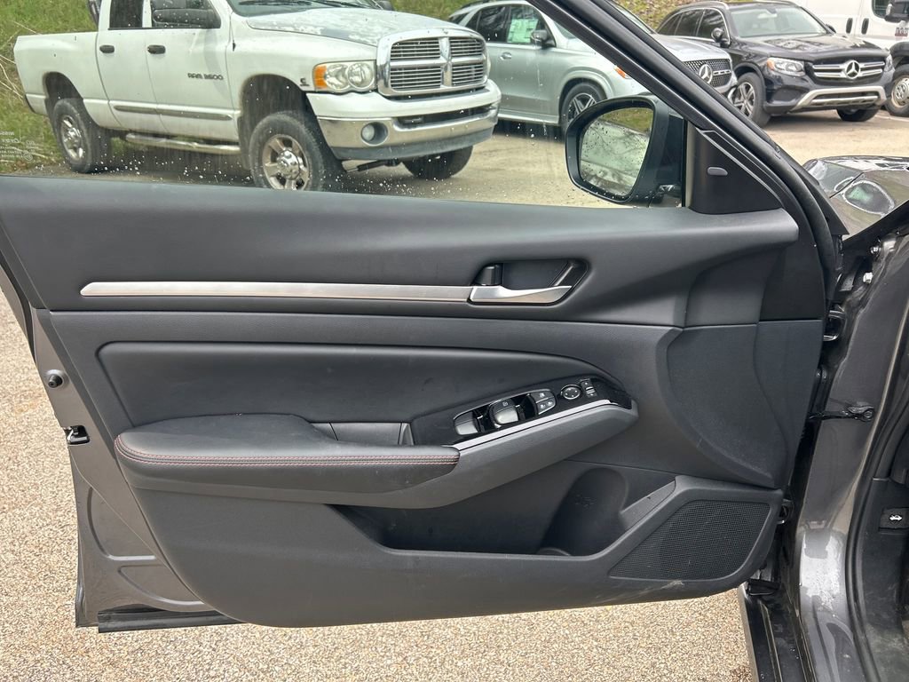 Certified 2024 Nissan Altima 2.5 SR image 12