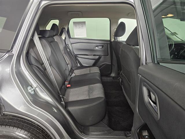 Used 2025 Nissan Rogue SV image 16